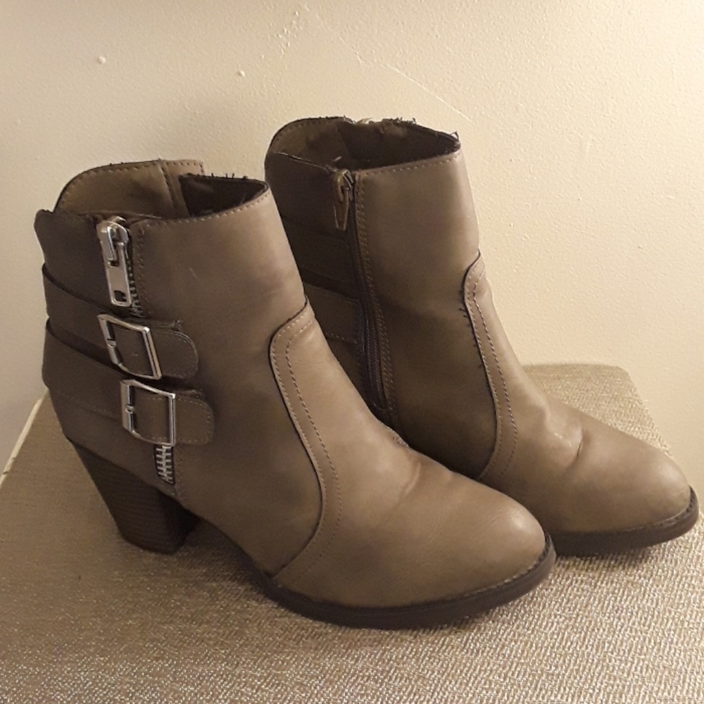 Gray/brown boots
